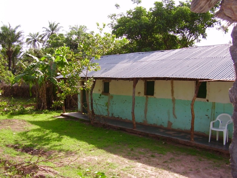 Figure 8. The small house Adas's team built on the island.