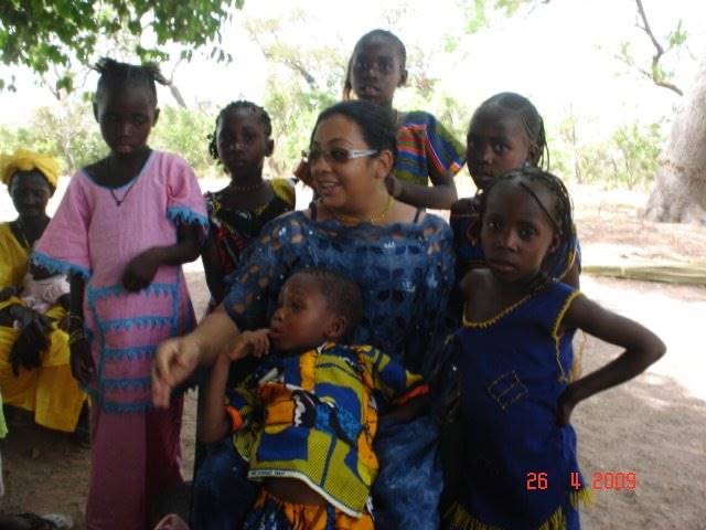 Figure 12: Pastor Ana and the children in Jingjing.
